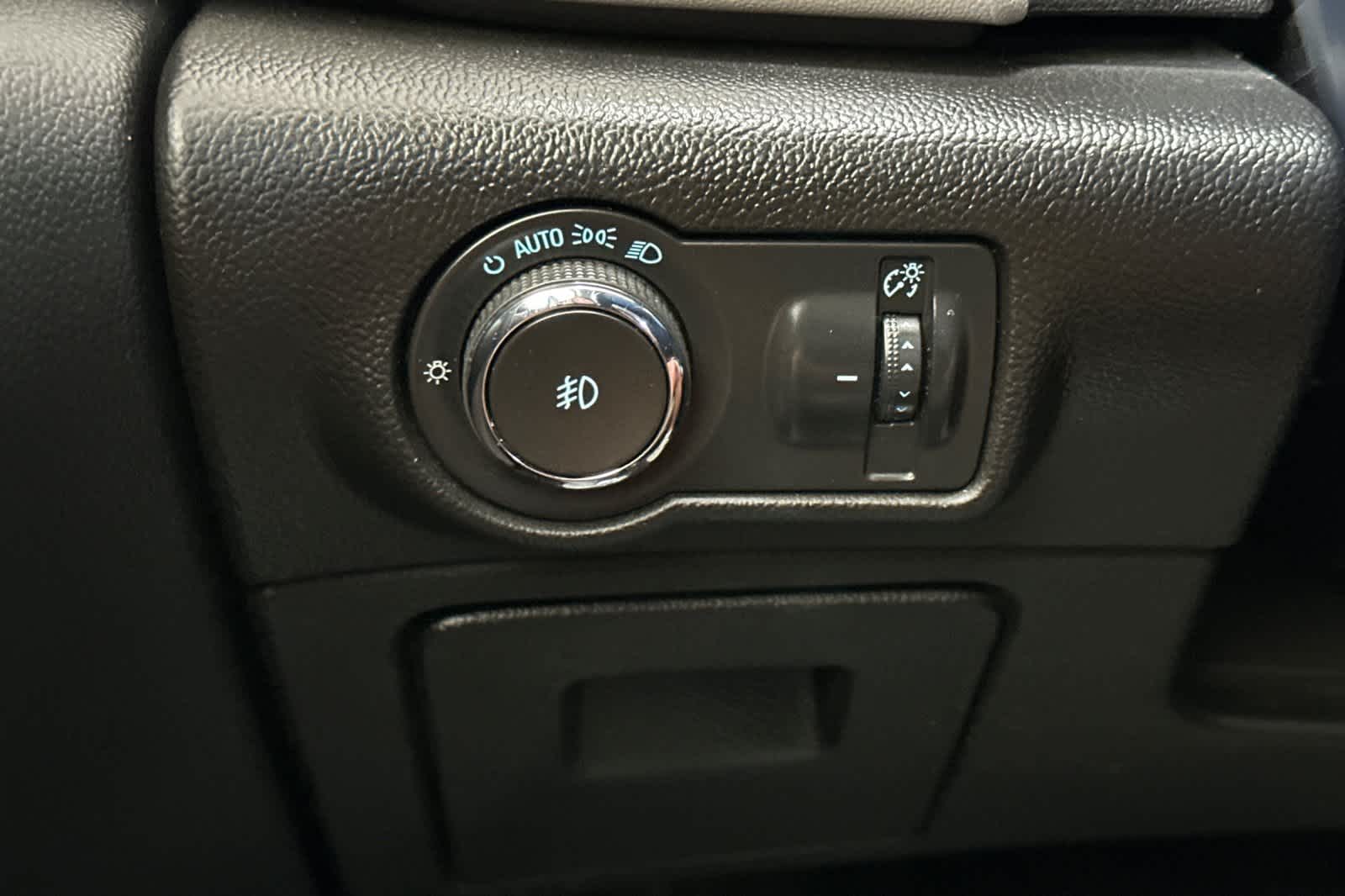 Thumbnail: 2017 Buick Verano - 27