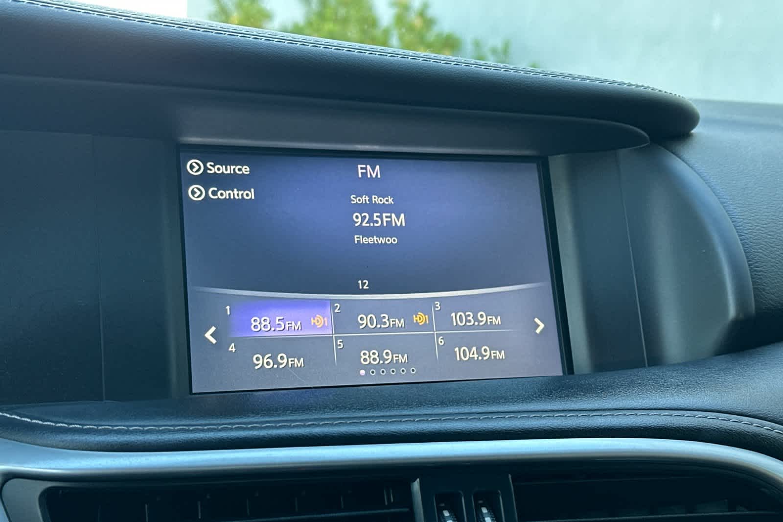 Thumbnail: 2018 INFINITI QX30 - 20