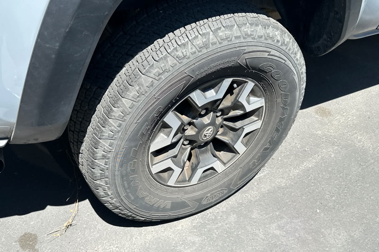 Thumbnail: 2021 Toyota Tacoma - 13