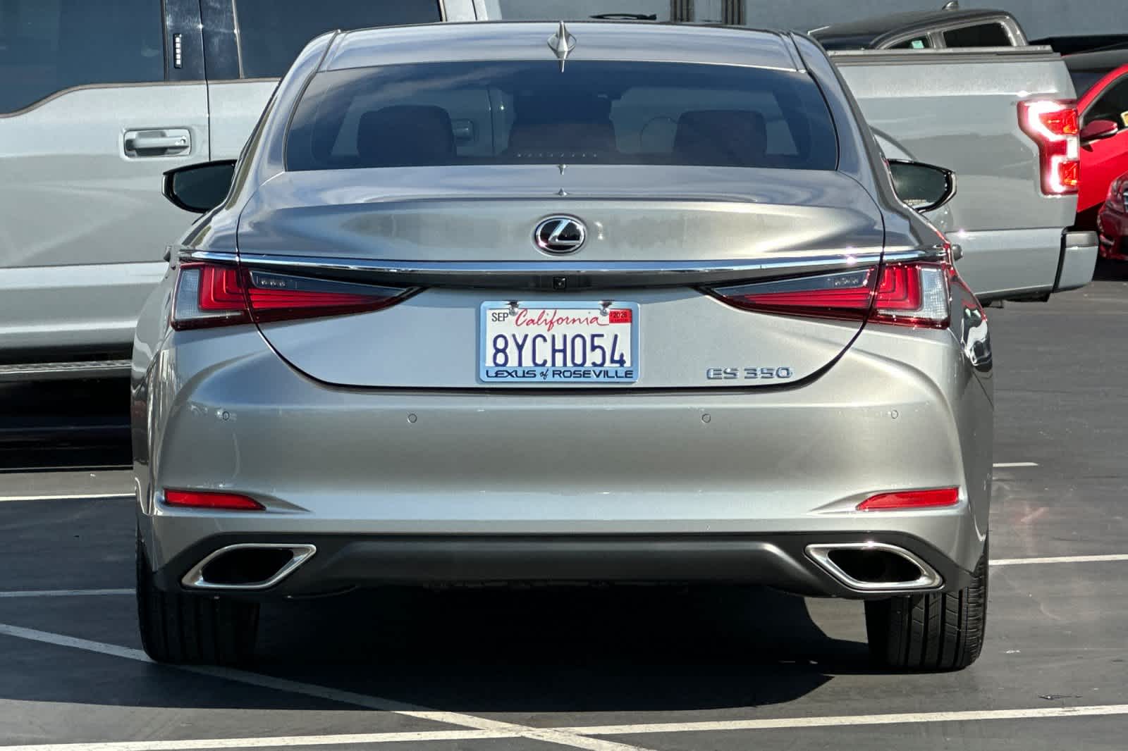 Thumbnail: 2021 Lexus ES - 8