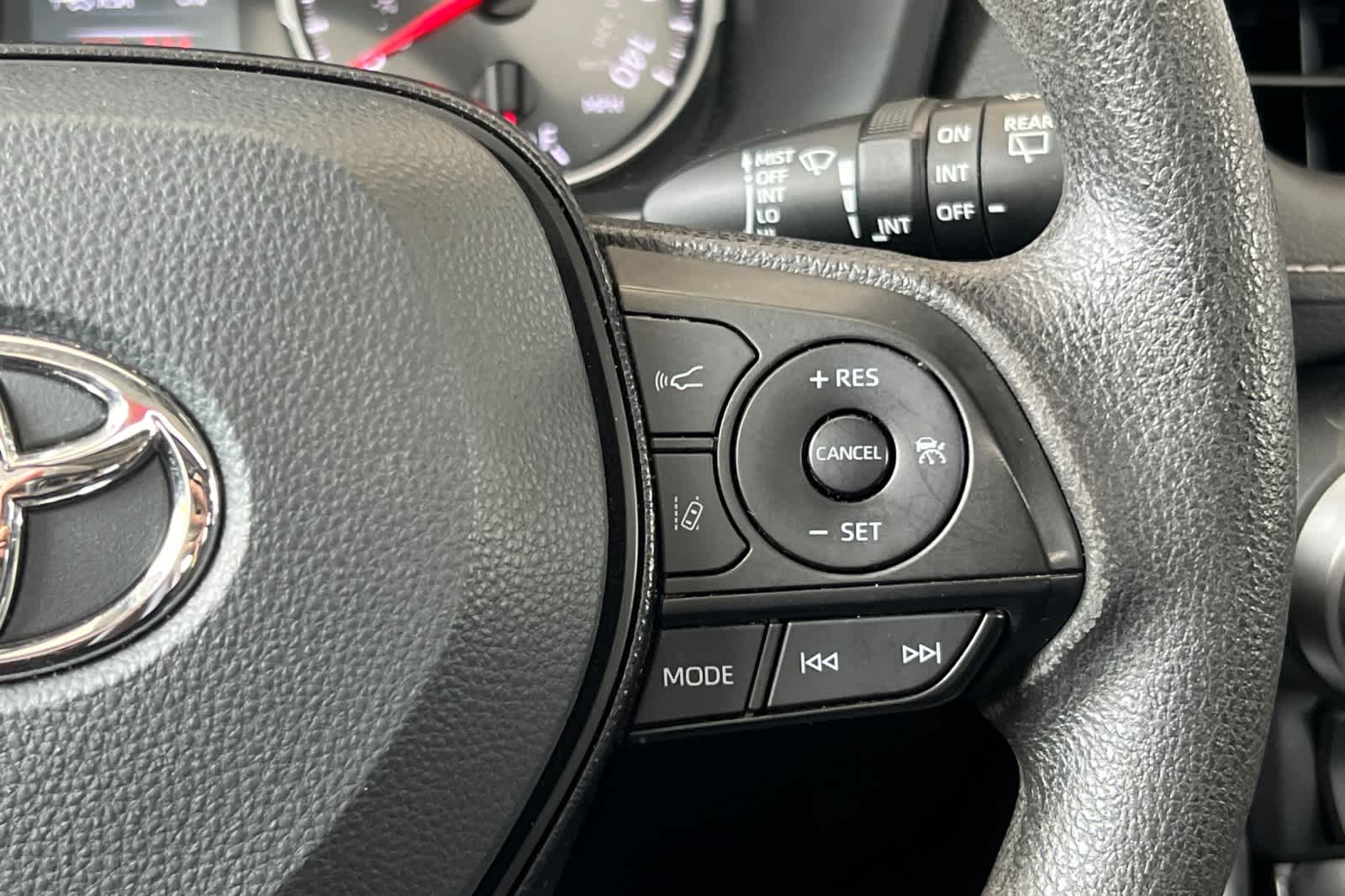 Thumbnail: 2021 Toyota RAV4 - 27