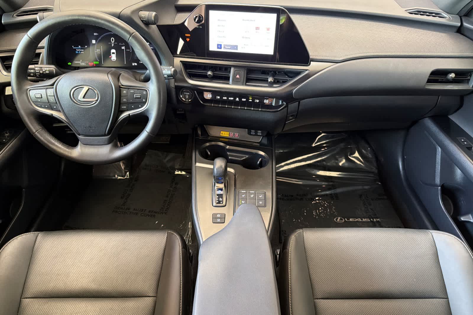 Thumbnail: 2025 Lexus UX - 3