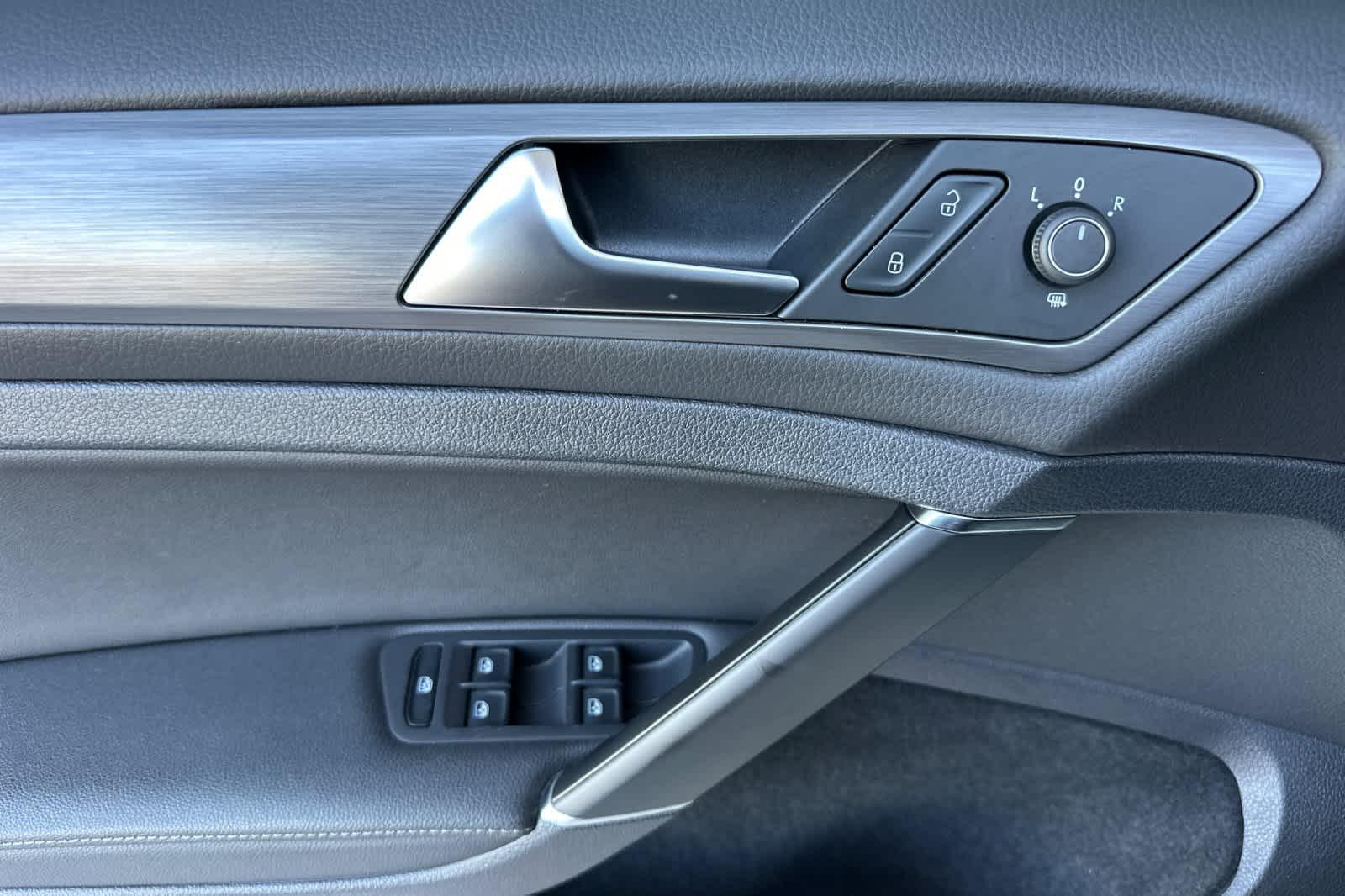 Thumbnail: 2021 Volkswagen Golf - 12