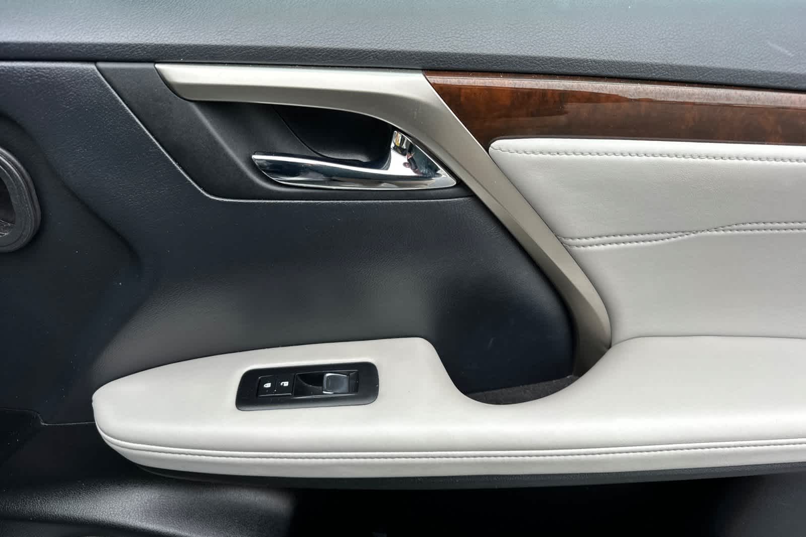 Thumbnail: 2019 Lexus RX - 19