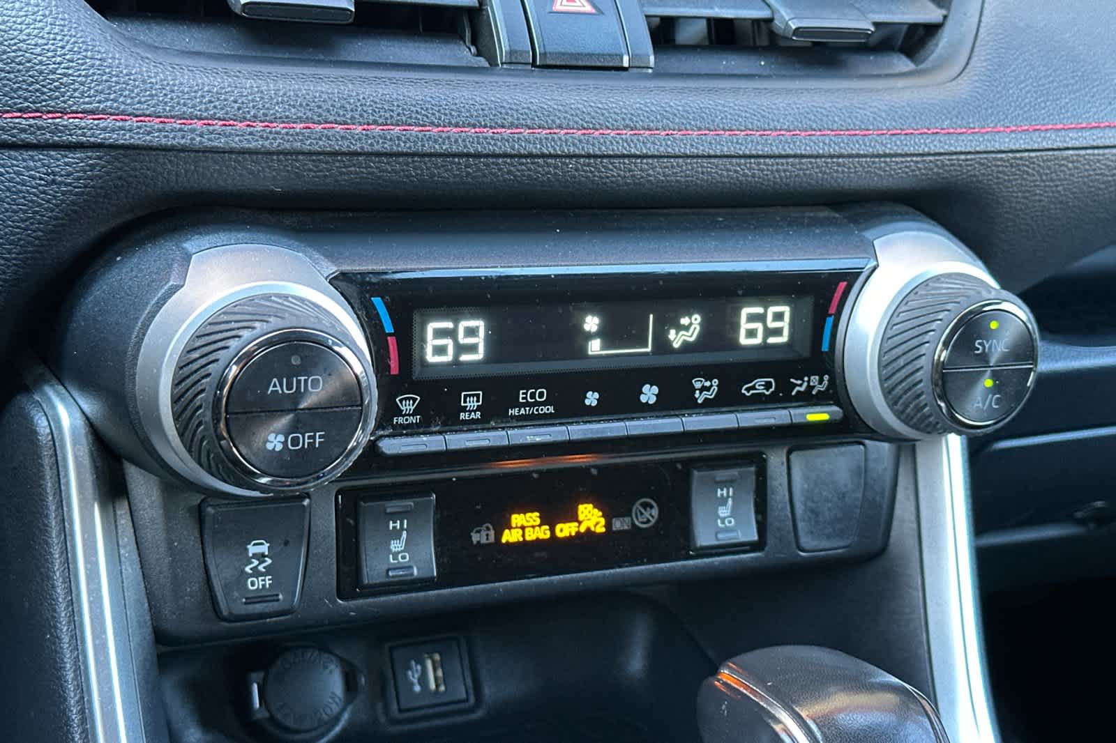 Thumbnail: 2023 Toyota RAV4 - 22