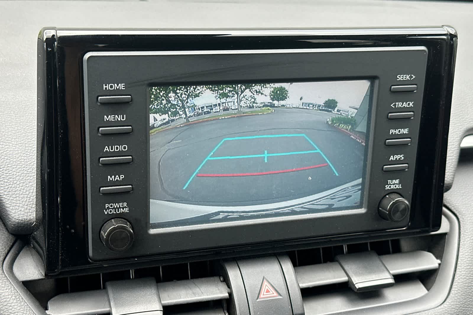 Thumbnail: 2019 Toyota RAV4 - 21