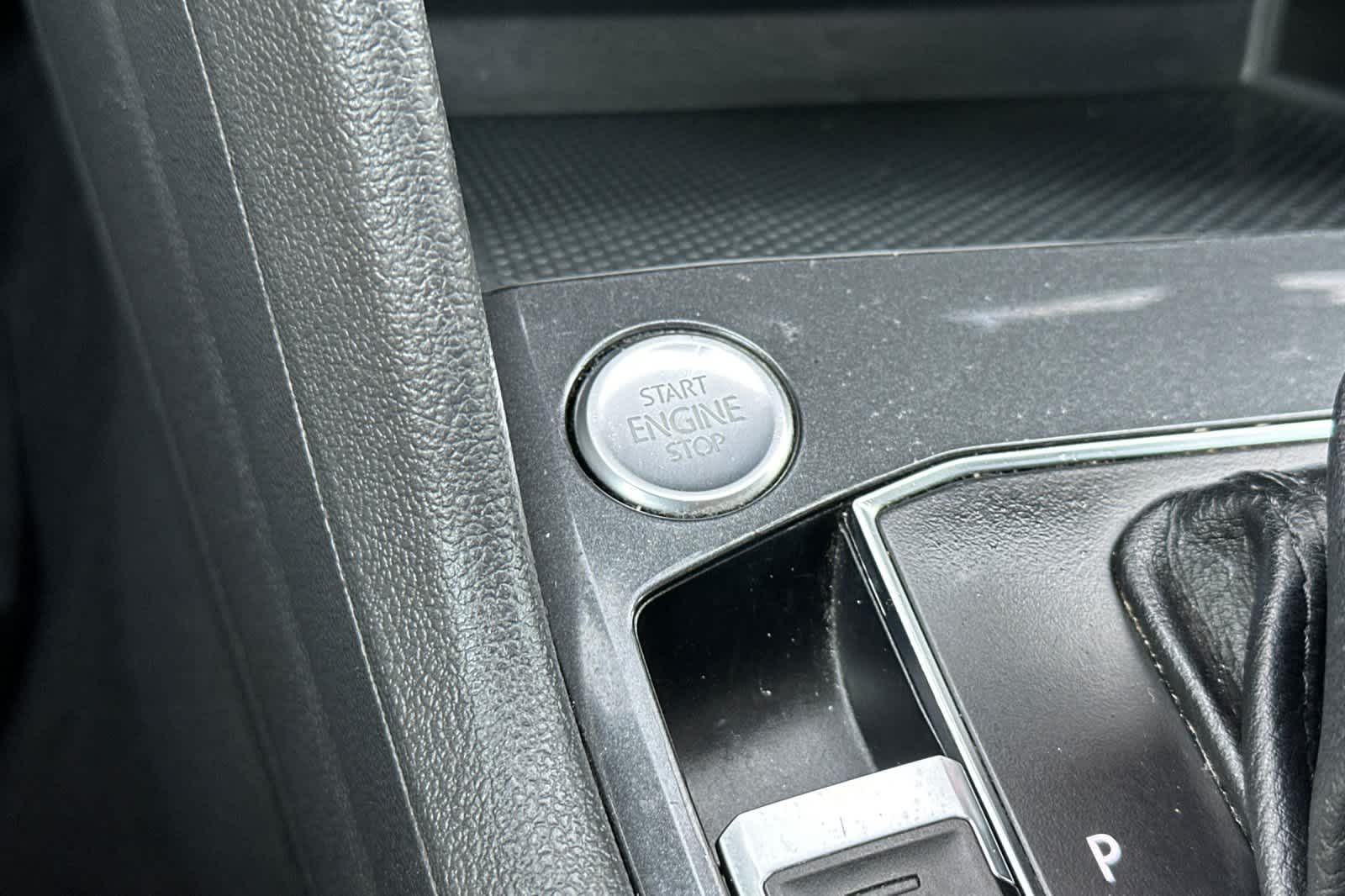 Thumbnail: 2018 Volkswagen Tiguan - 25