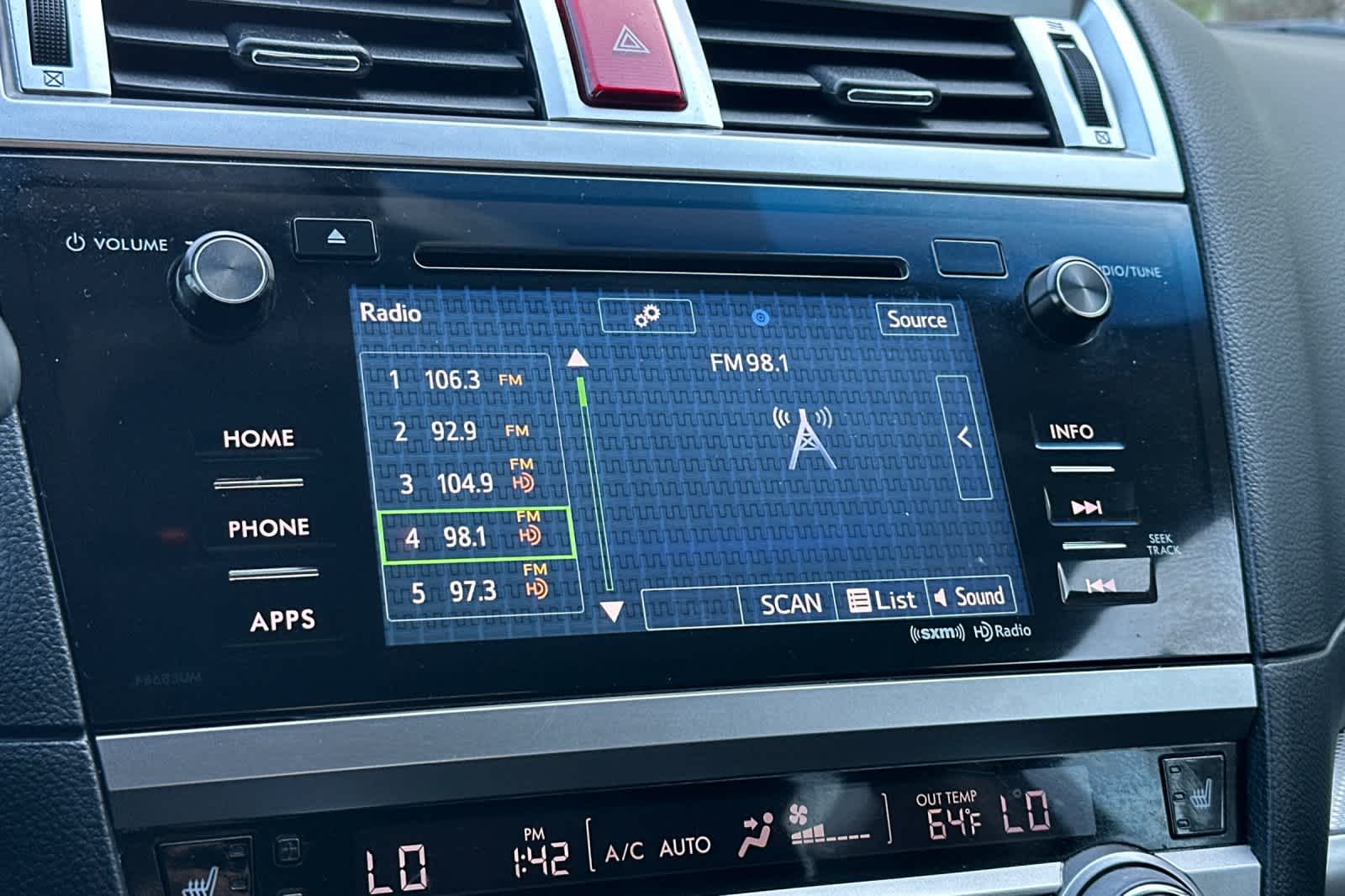 Thumbnail: 2016 Subaru Legacy - 18