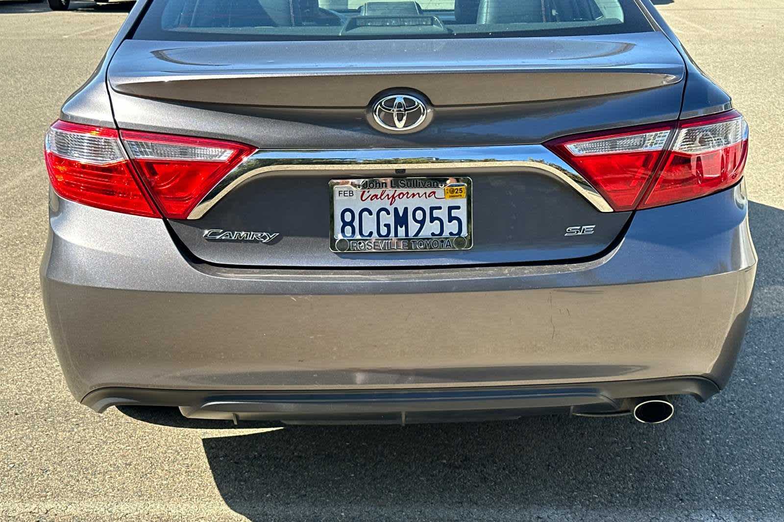 2016 Toyota Camry SE 17