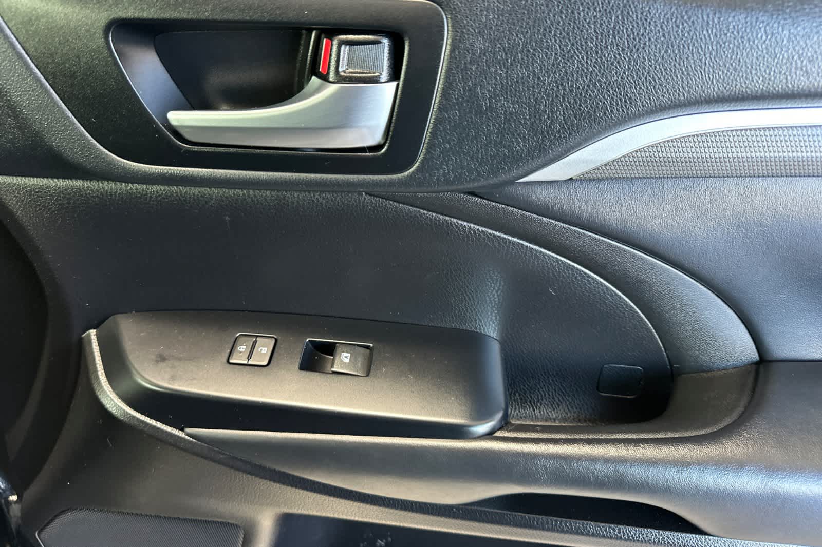 Thumbnail: 2019 Toyota Highlander - 20
