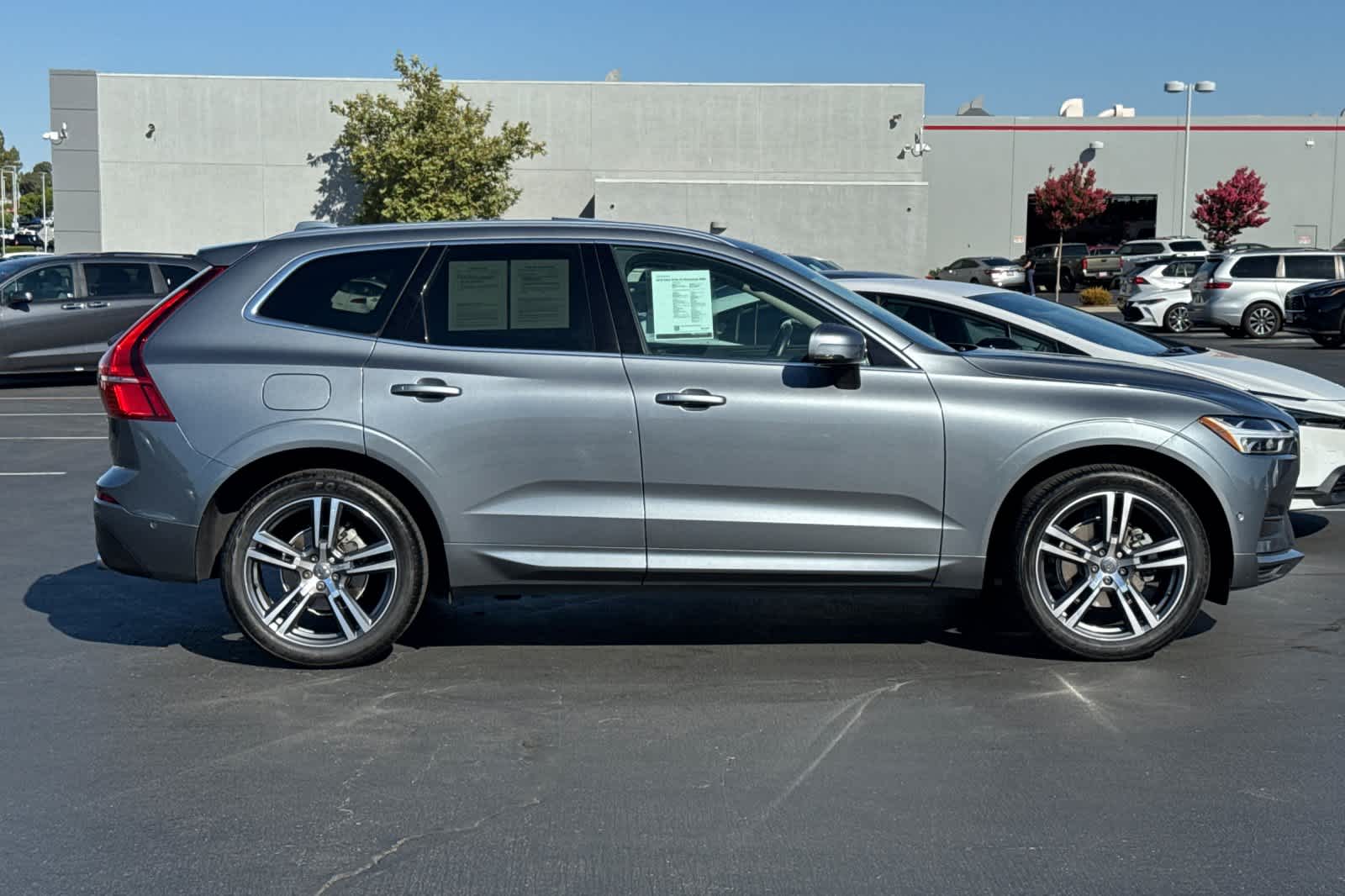 Thumbnail: 2018 Volvo XC60 - 6