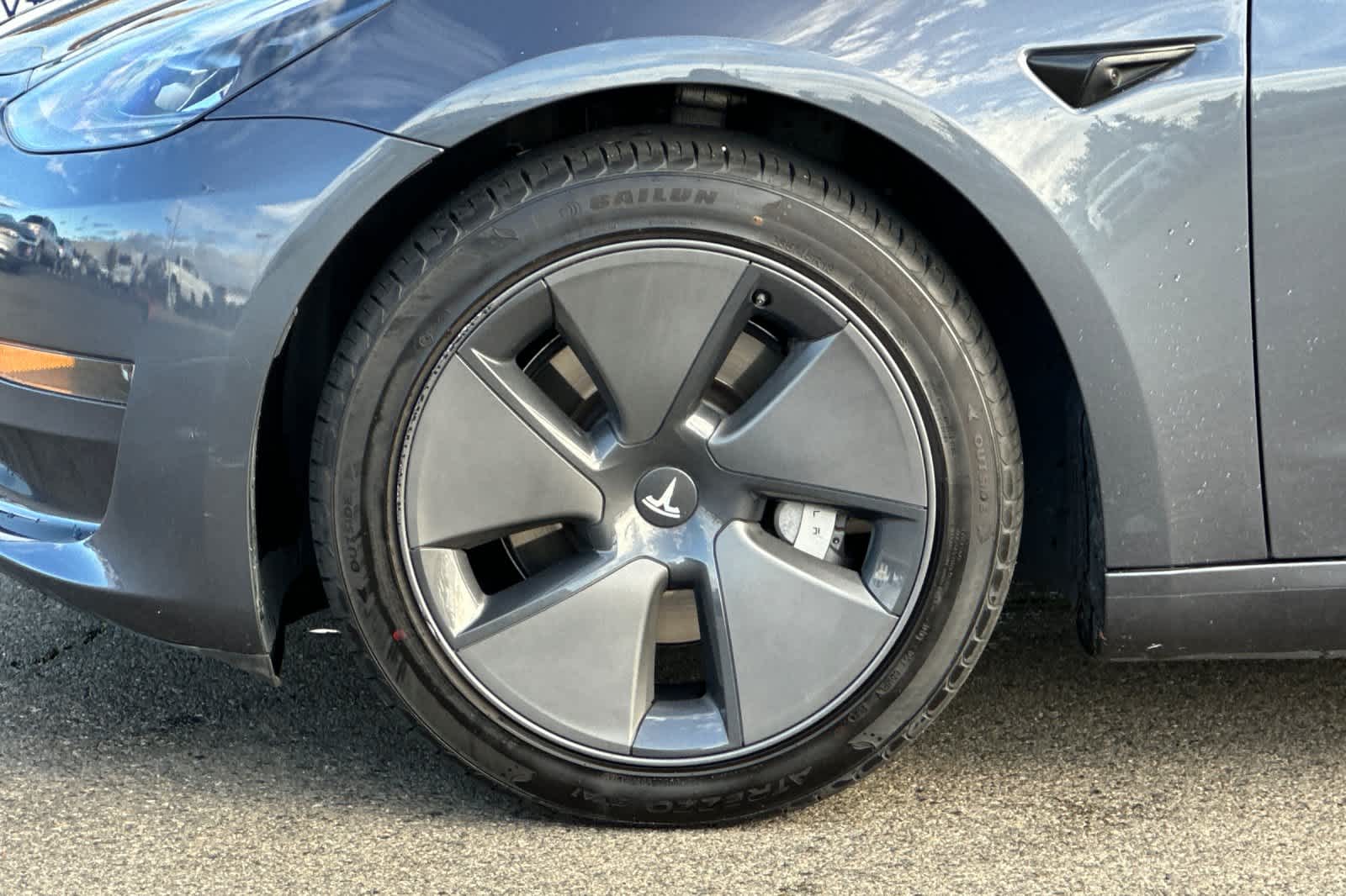 Thumbnail: 2023 Tesla Model 3 - 28