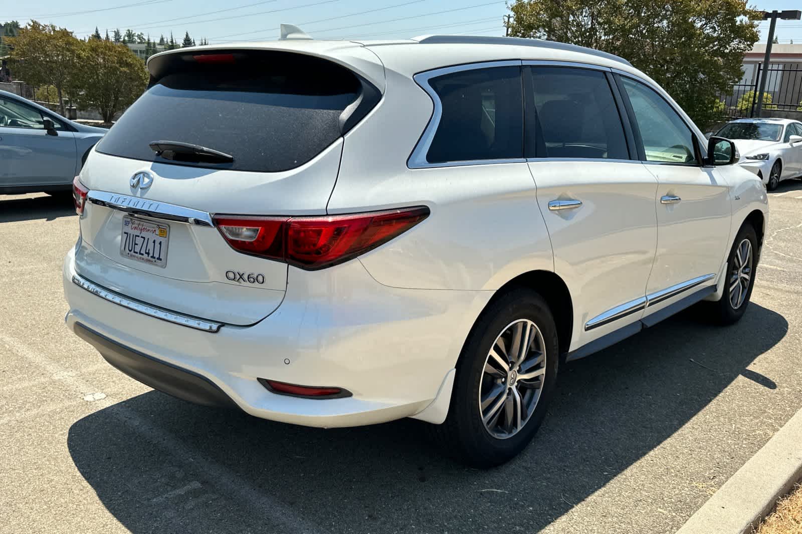Thumbnail: 2016 INFINITI QX60 - 2