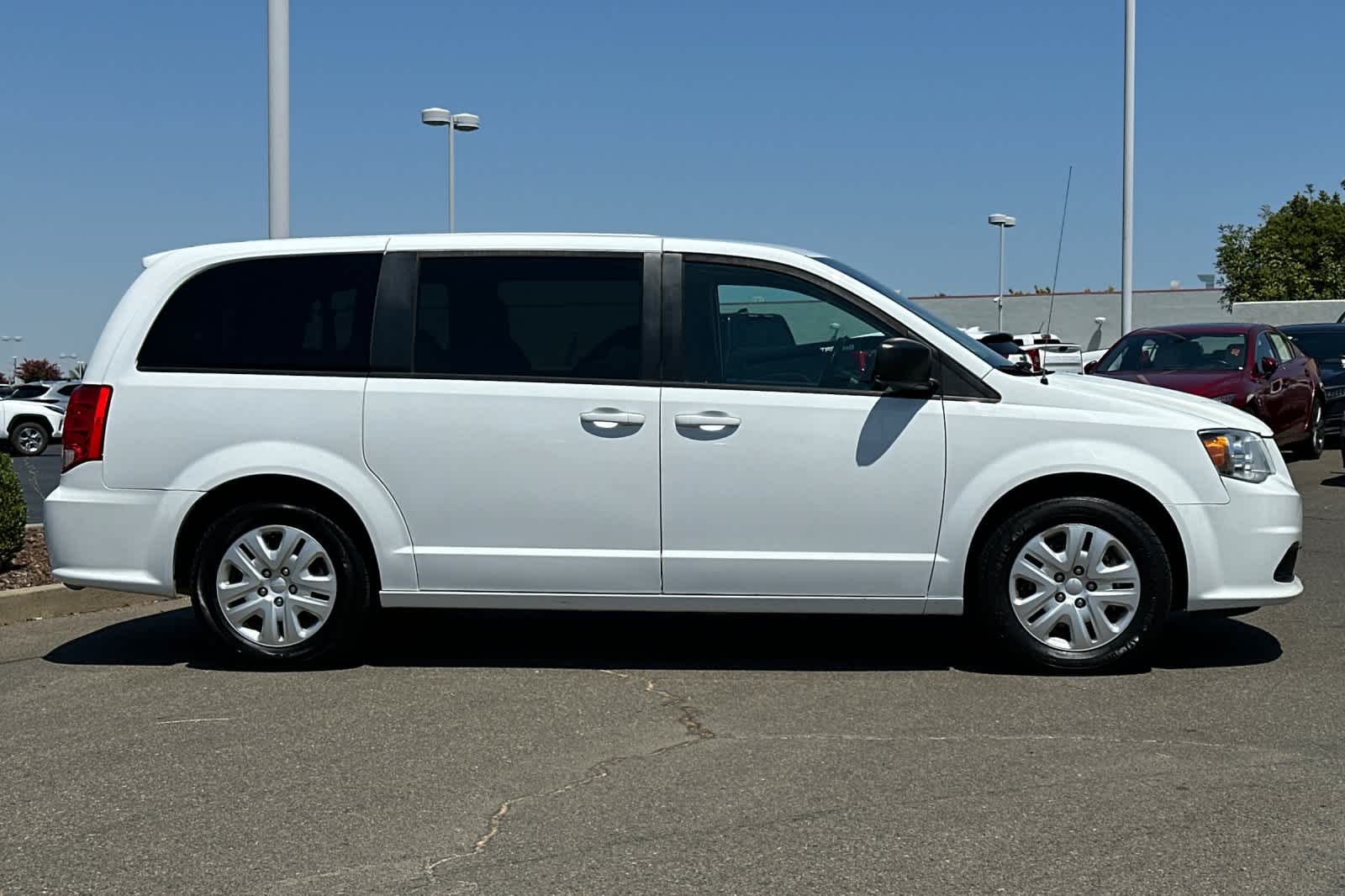 Thumbnail: 2018 Dodge Grand Caravan - 6