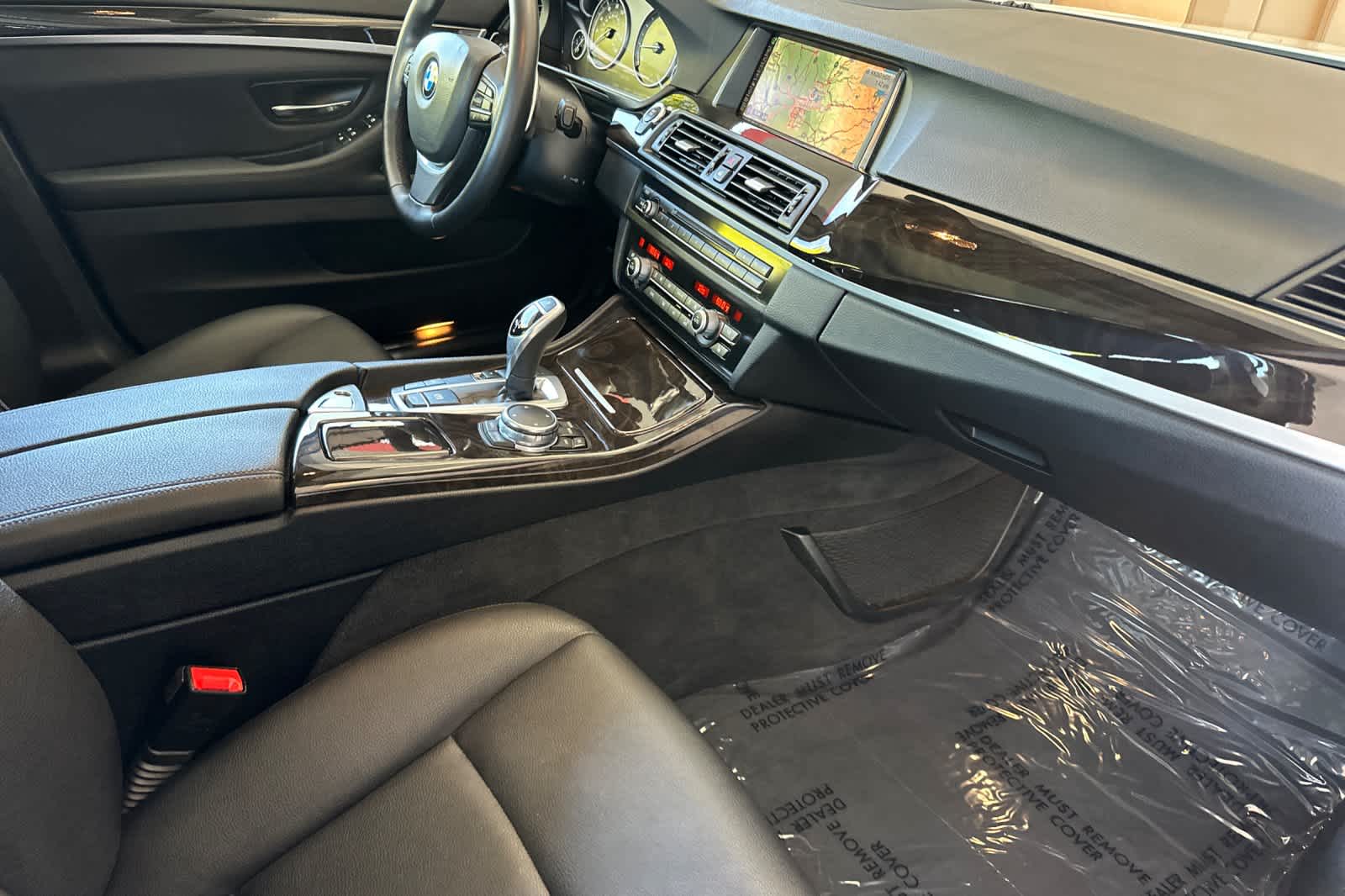 Thumbnail: 2016 BMW 5 Series - 16