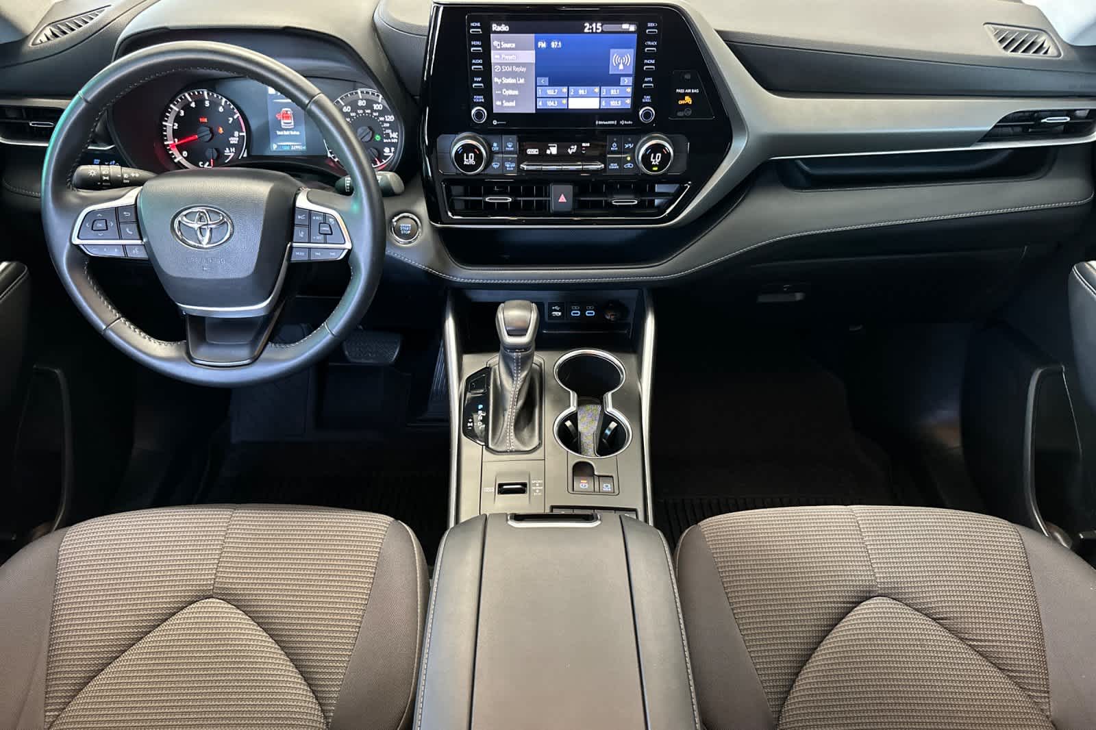 2022 Toyota Highlander LE 3