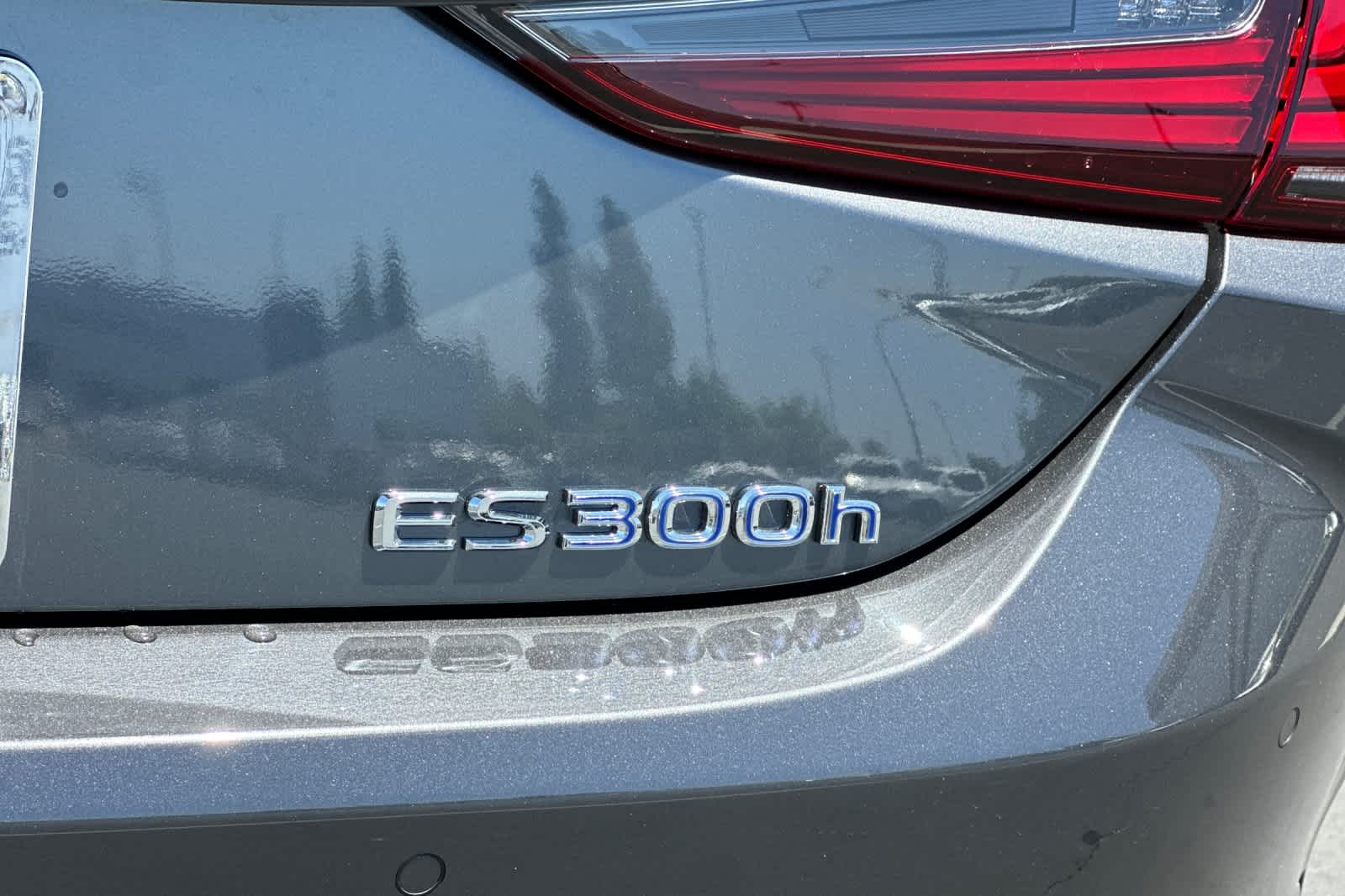 2022 Lexus ES  33