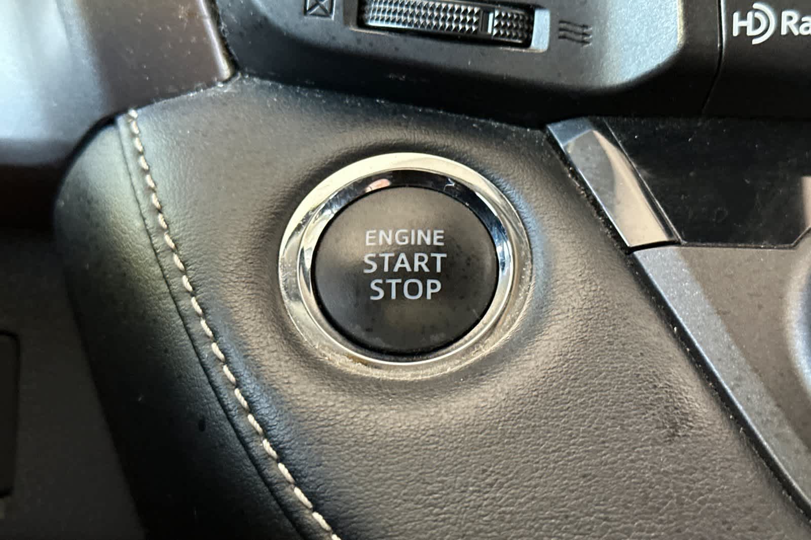 Thumbnail: 2018 Toyota RAV4 - 23