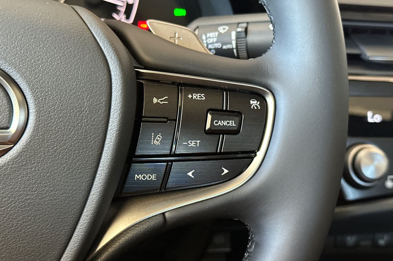 Thumbnail: 2025 Lexus ES - 26