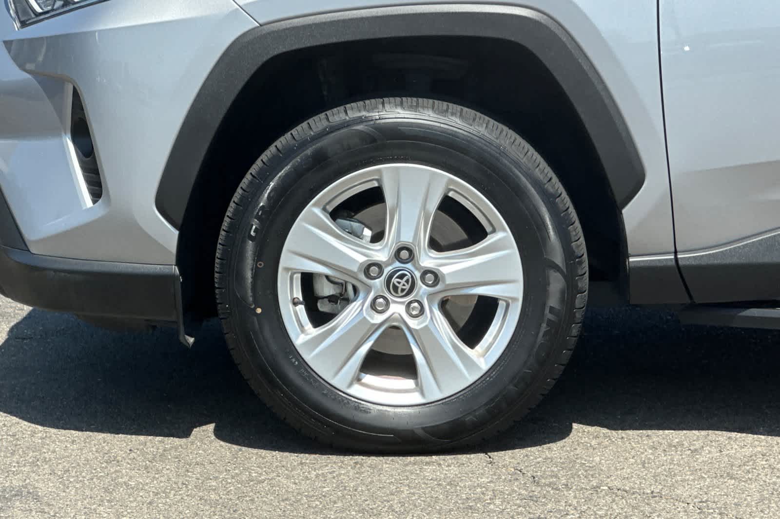Thumbnail: 2021 Toyota RAV4 - 31