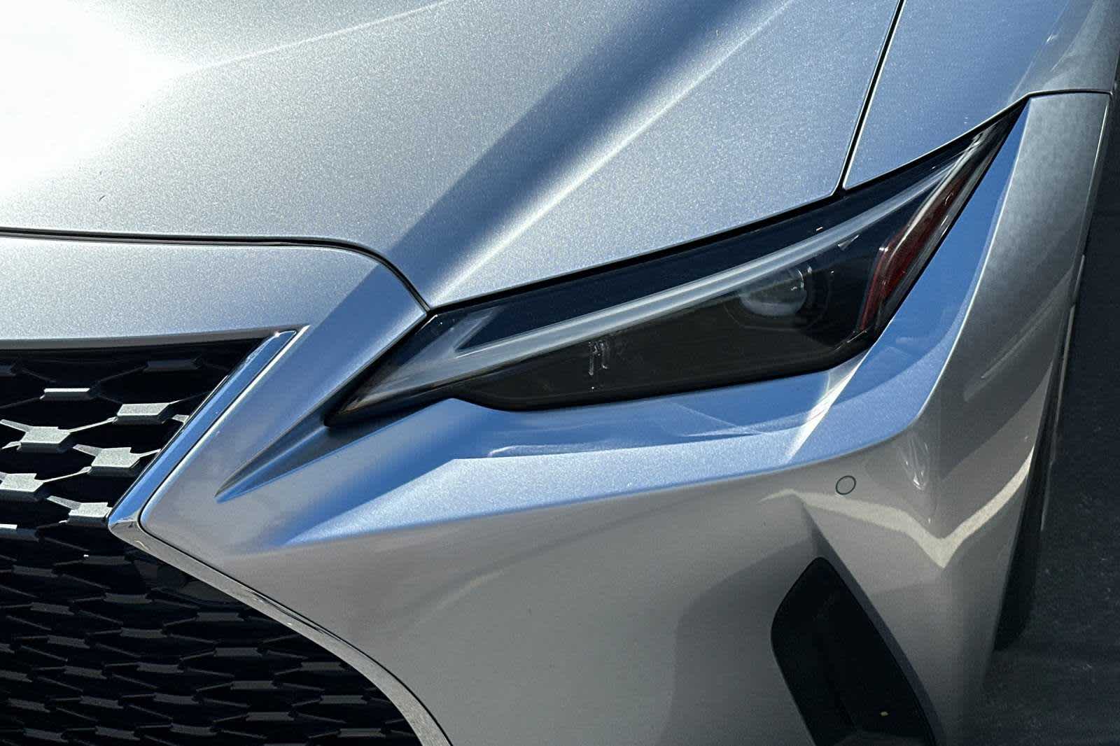 2021 Lexus IS  11