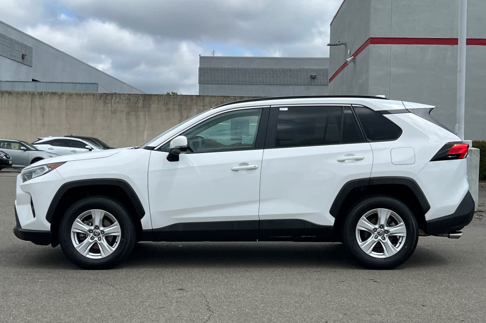Thumbnail: 2021 Toyota RAV4 - 9