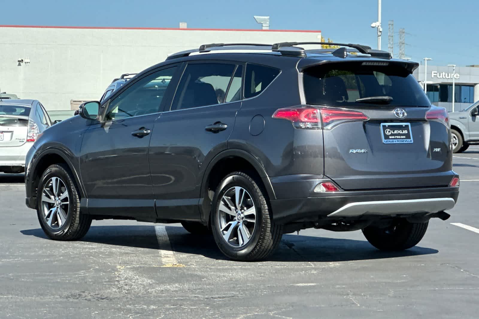 Thumbnail: 2018 Toyota RAV4 - 7