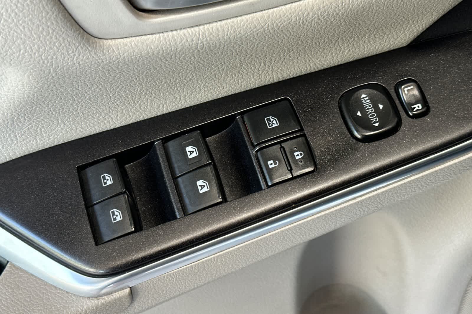 Thumbnail: 2016 Toyota Camry - 13