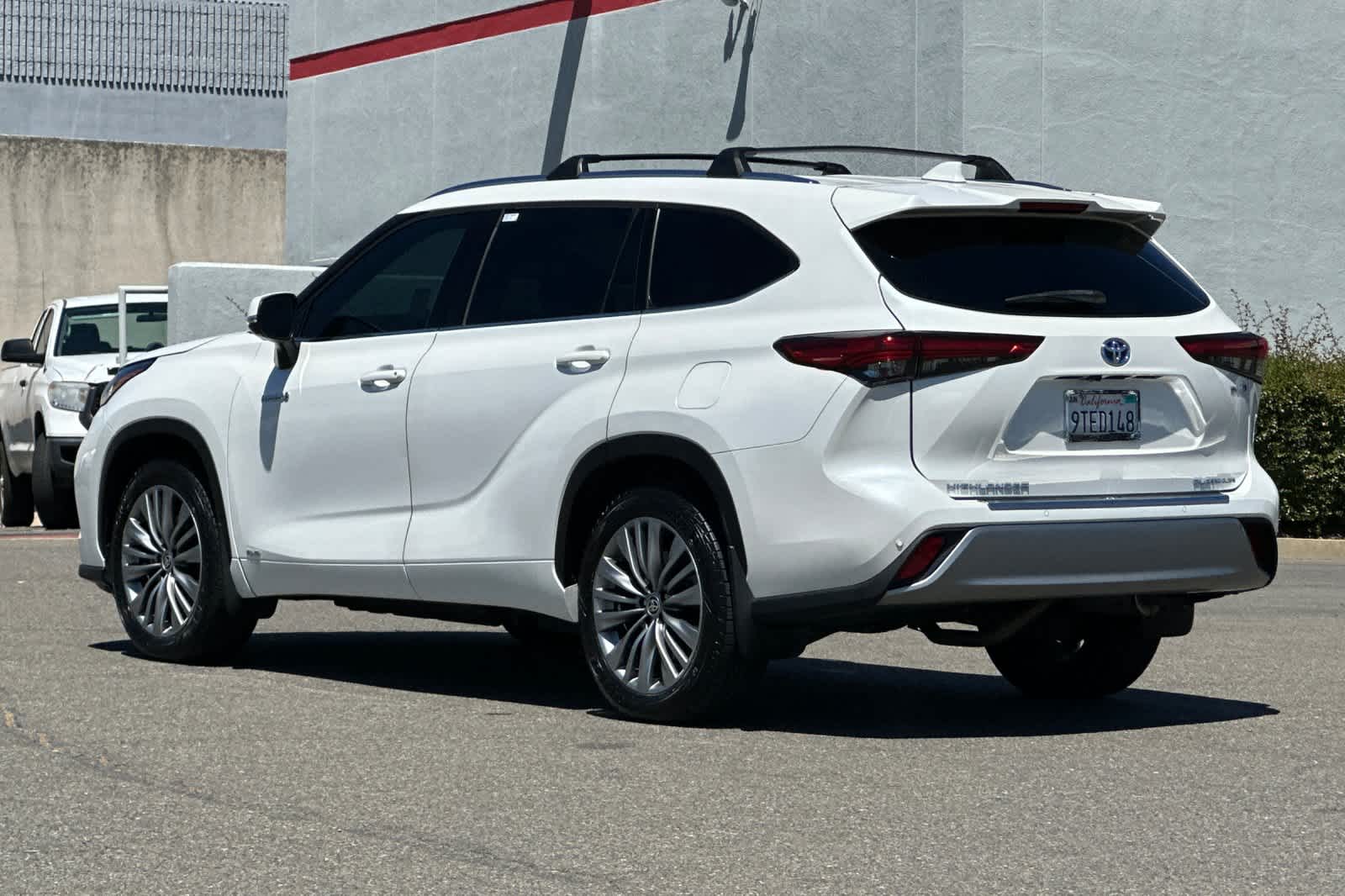 Thumbnail: 2020 Toyota Highlander - 6