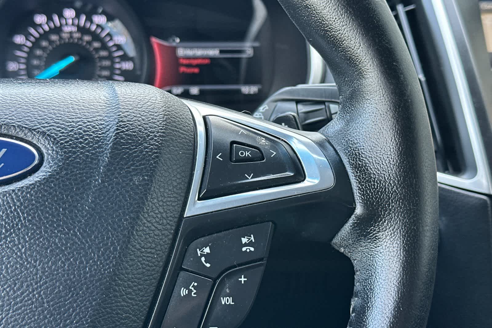 Thumbnail: 2015 Ford Edge - 28