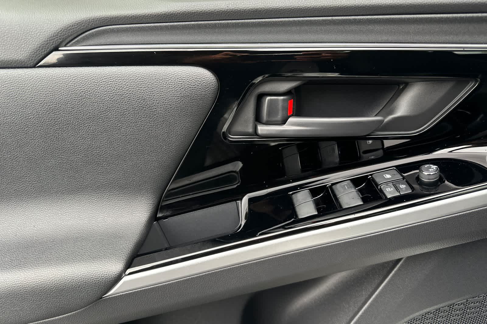 Thumbnail: 2023 Toyota bZ4X - 12