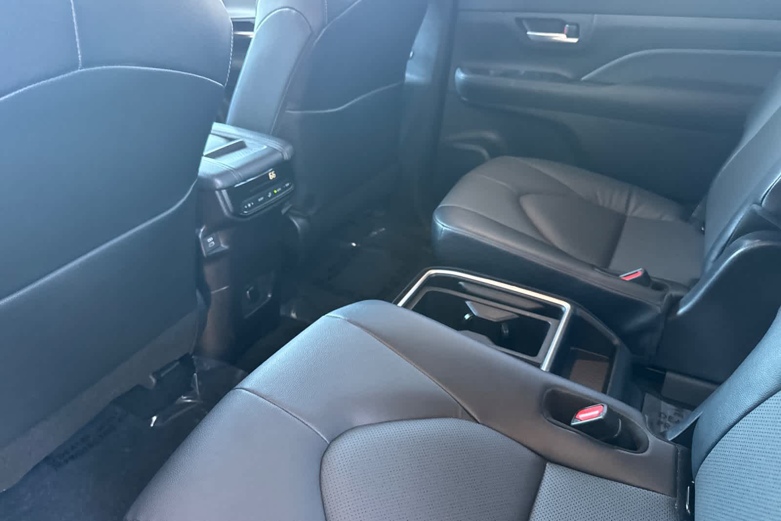 Thumbnail: 2025 Toyota Grand Highlander - 4