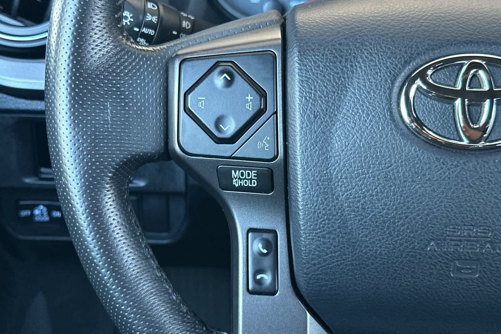 Thumbnail: 2019 Toyota Tacoma - 26