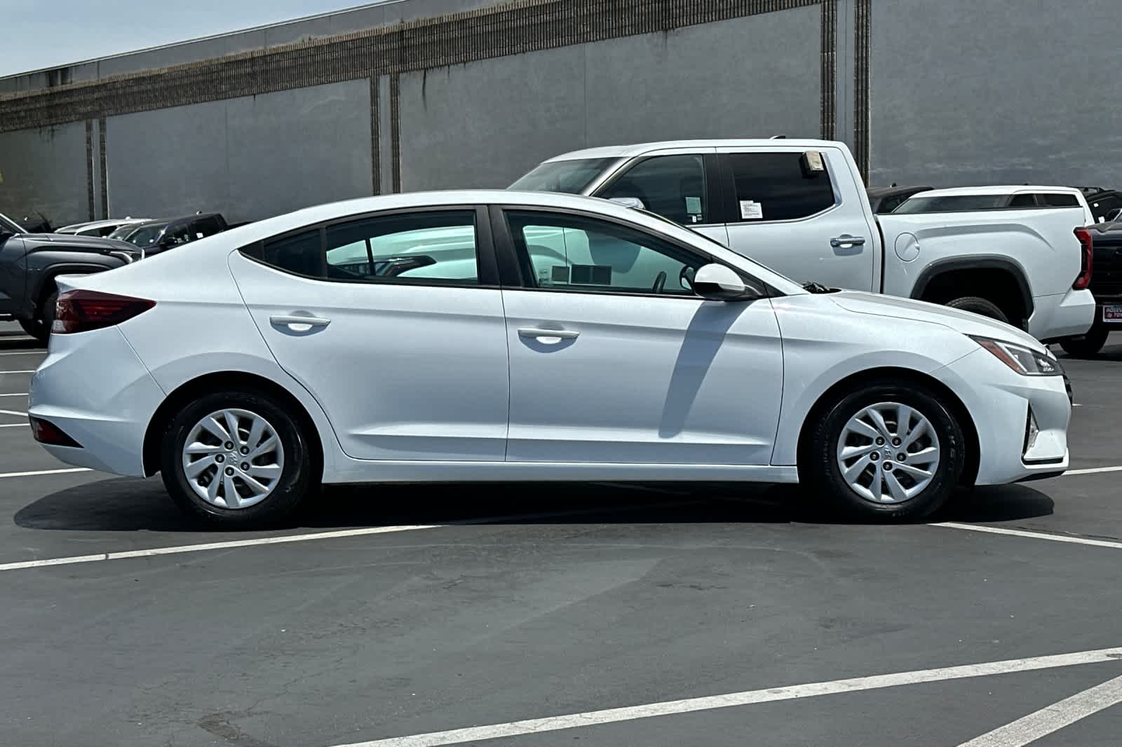 Thumbnail: 2020 Hyundai Elantra - 6