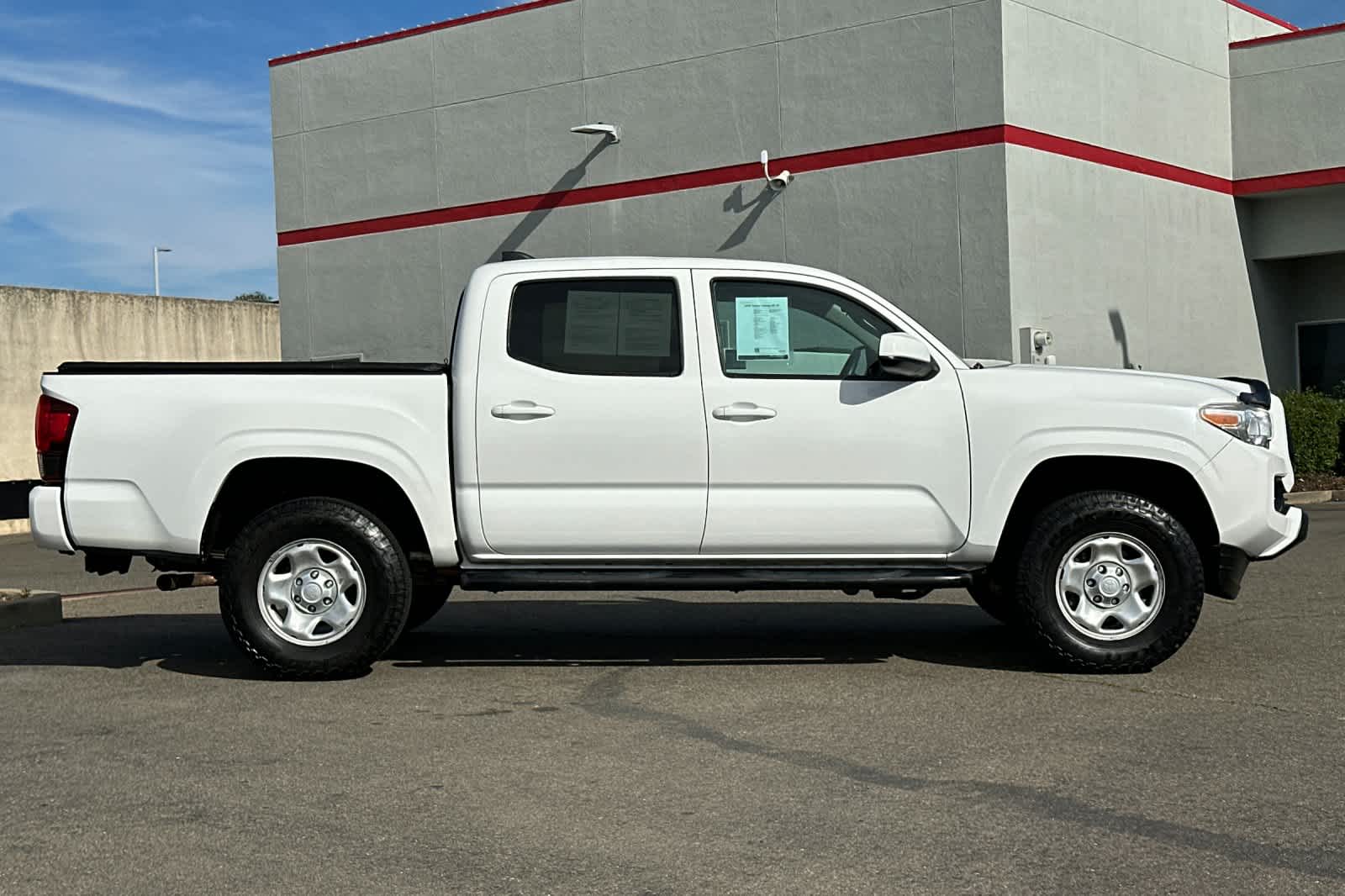 Thumbnail: 2020 Toyota Tacoma - 6