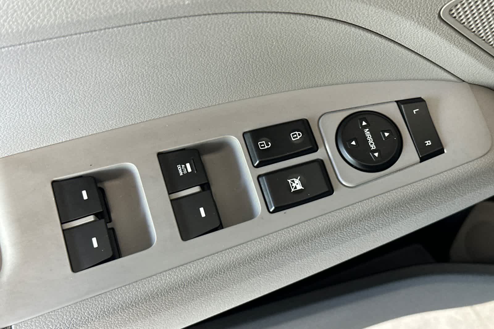 Thumbnail: 2019 Hyundai Elantra - 13