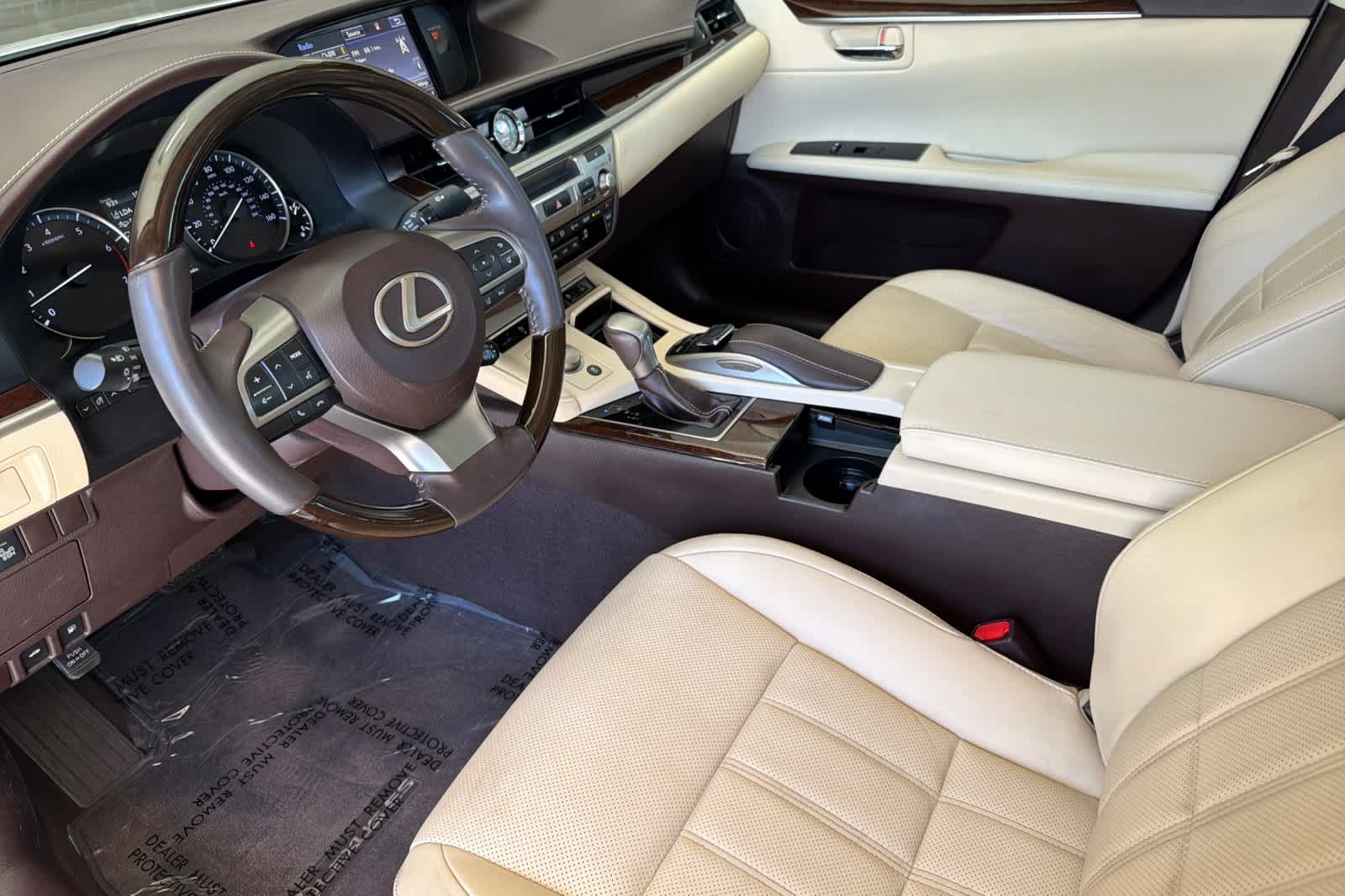 Thumbnail: 2016 Lexus ES - 11