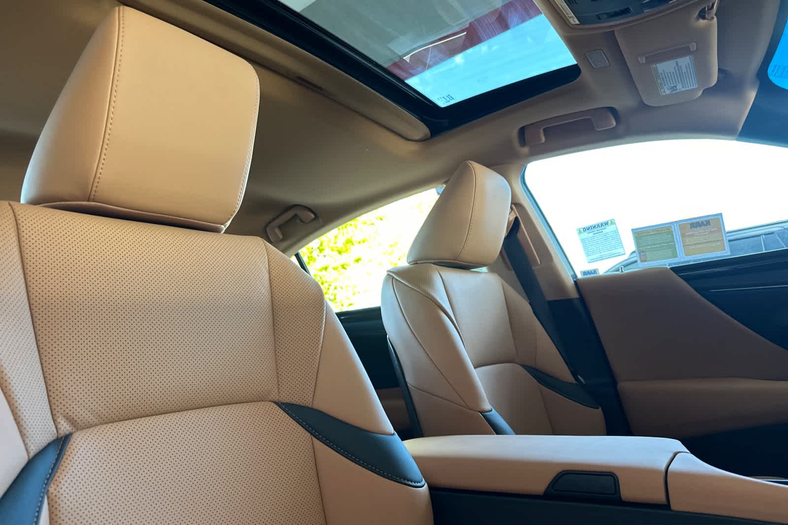 Thumbnail: 2025 Lexus ES - 17