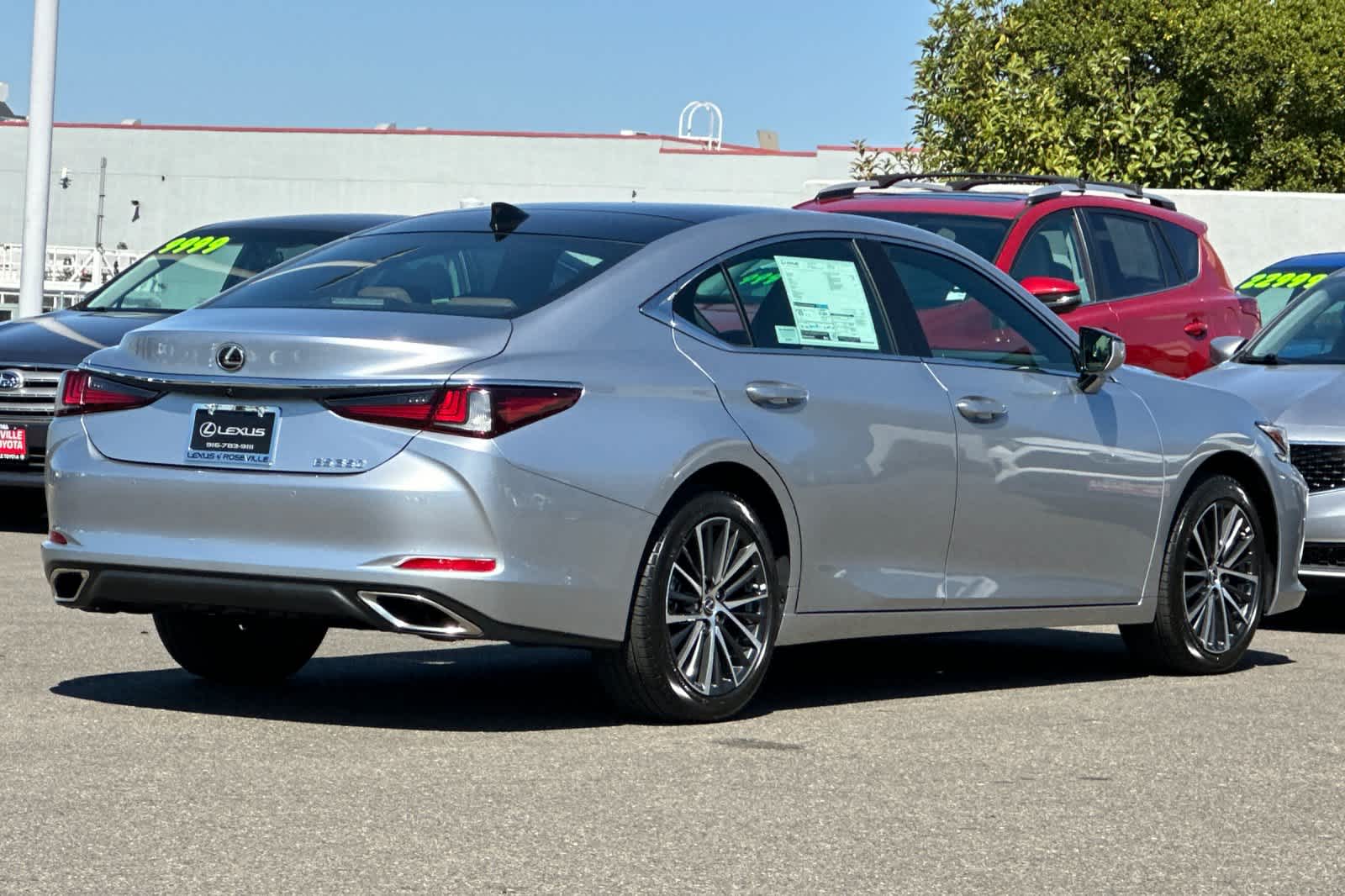 Thumbnail: 2025 Lexus ES - 2