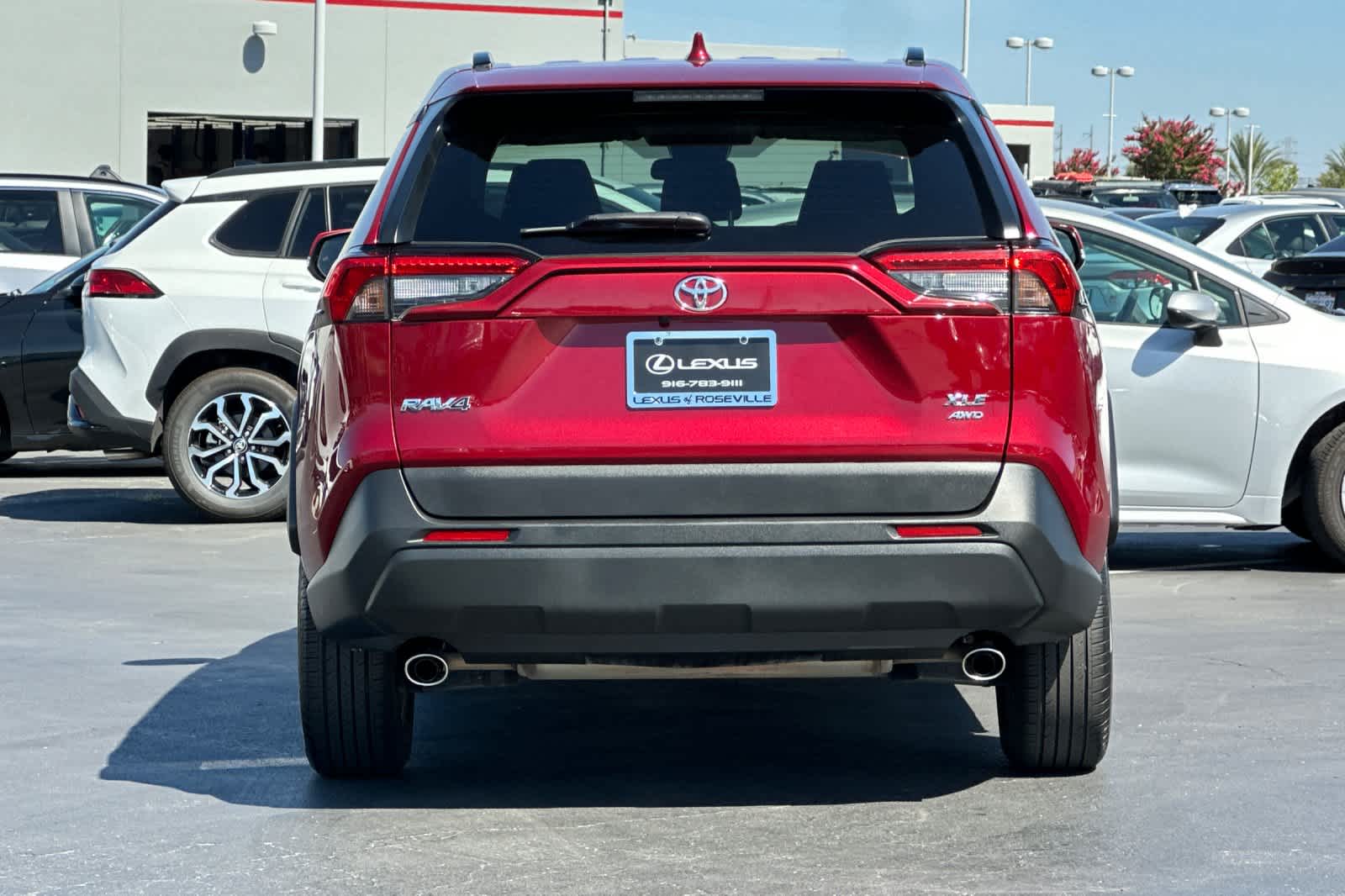Thumbnail: 2022 Toyota RAV4 - 8