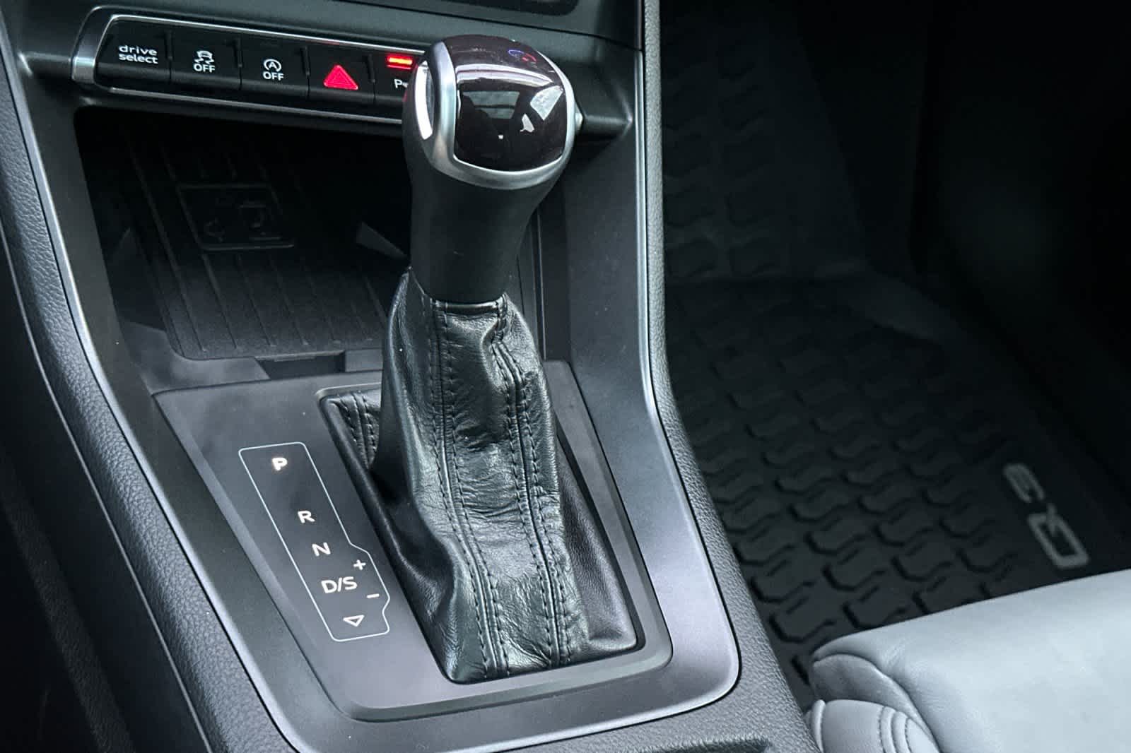 Thumbnail: 2024 Audi Q3 - 25