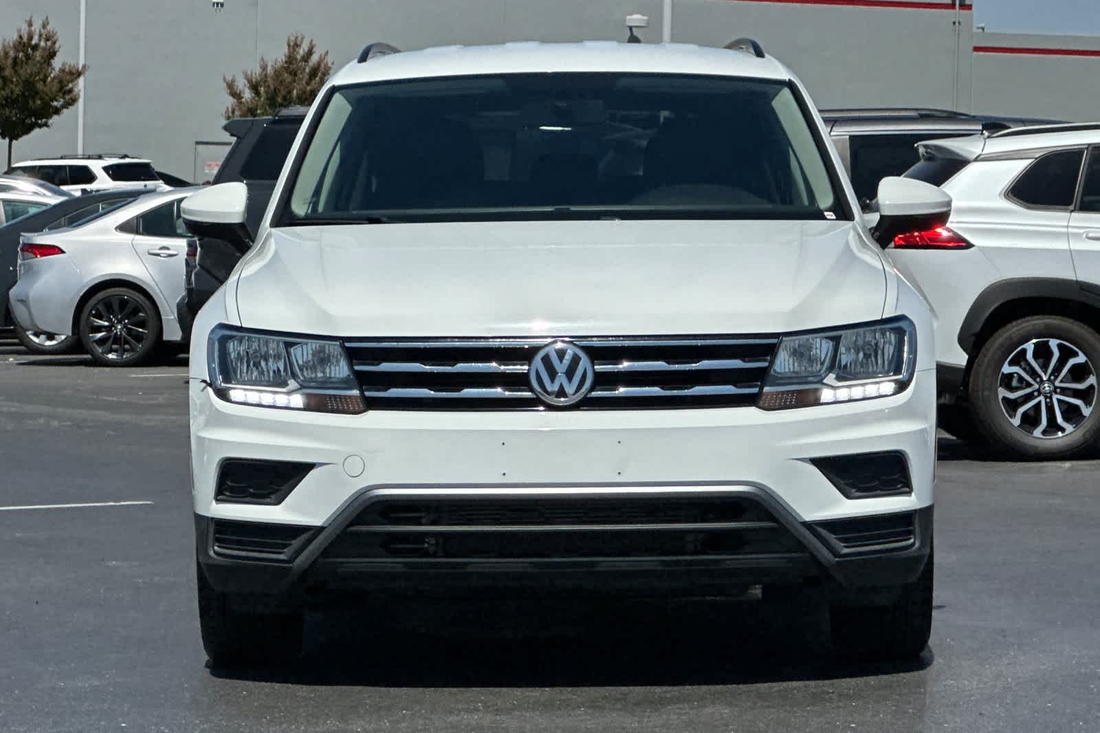 Thumbnail: 2018 Volkswagen Tiguan - 10