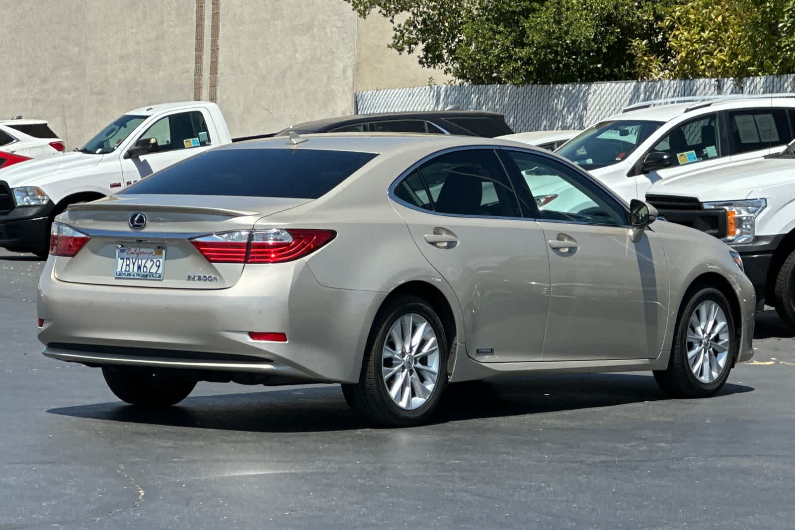 Thumbnail: 2014 Lexus ES - 2