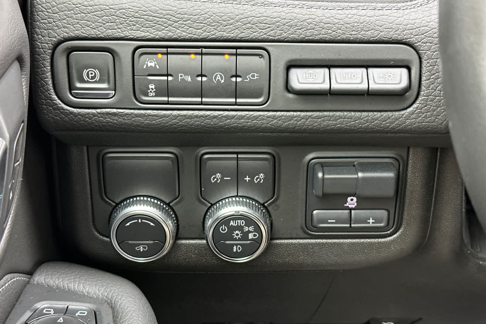 Thumbnail: 2021 GMC Yukon - 32