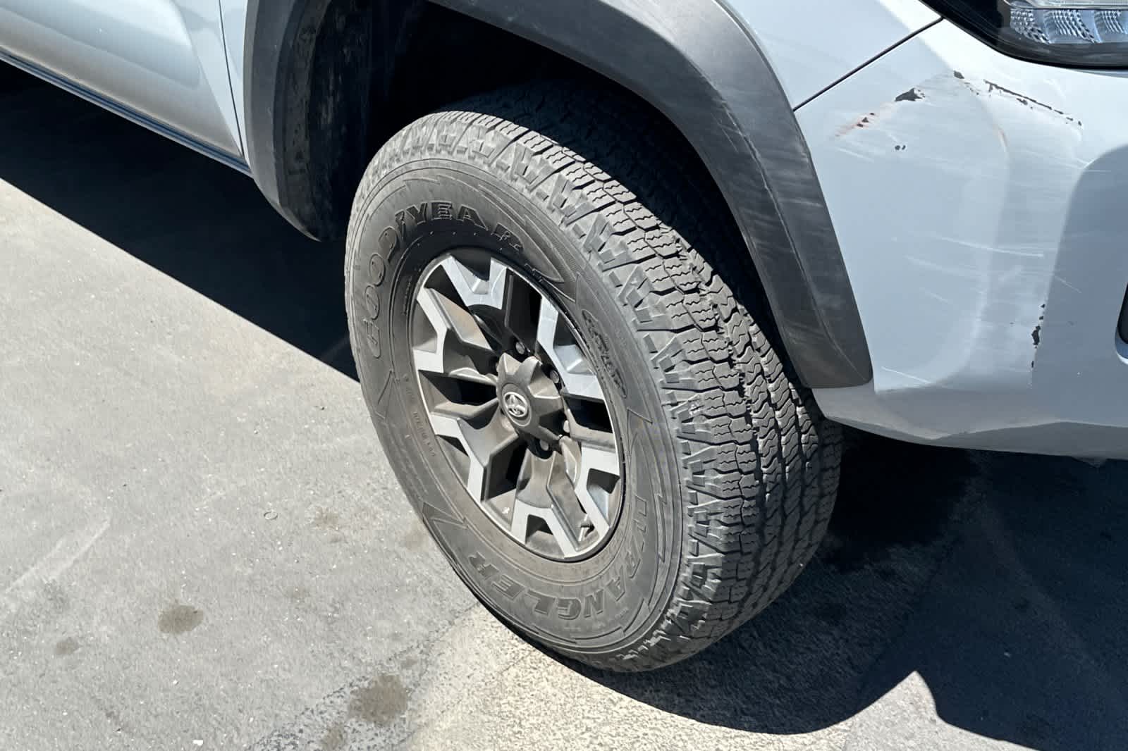 Thumbnail: 2021 Toyota Tacoma - 11