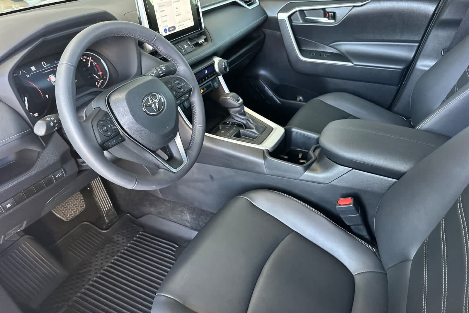 Thumbnail: 2024 Toyota RAV4 - 10