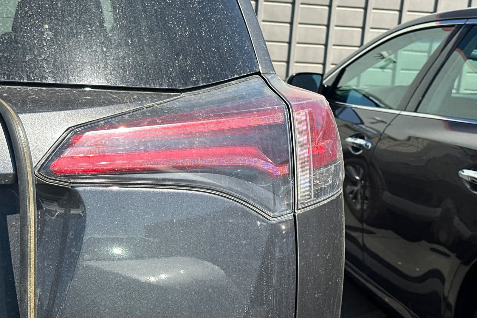 Thumbnail: 2018 Toyota RAV4 - 16