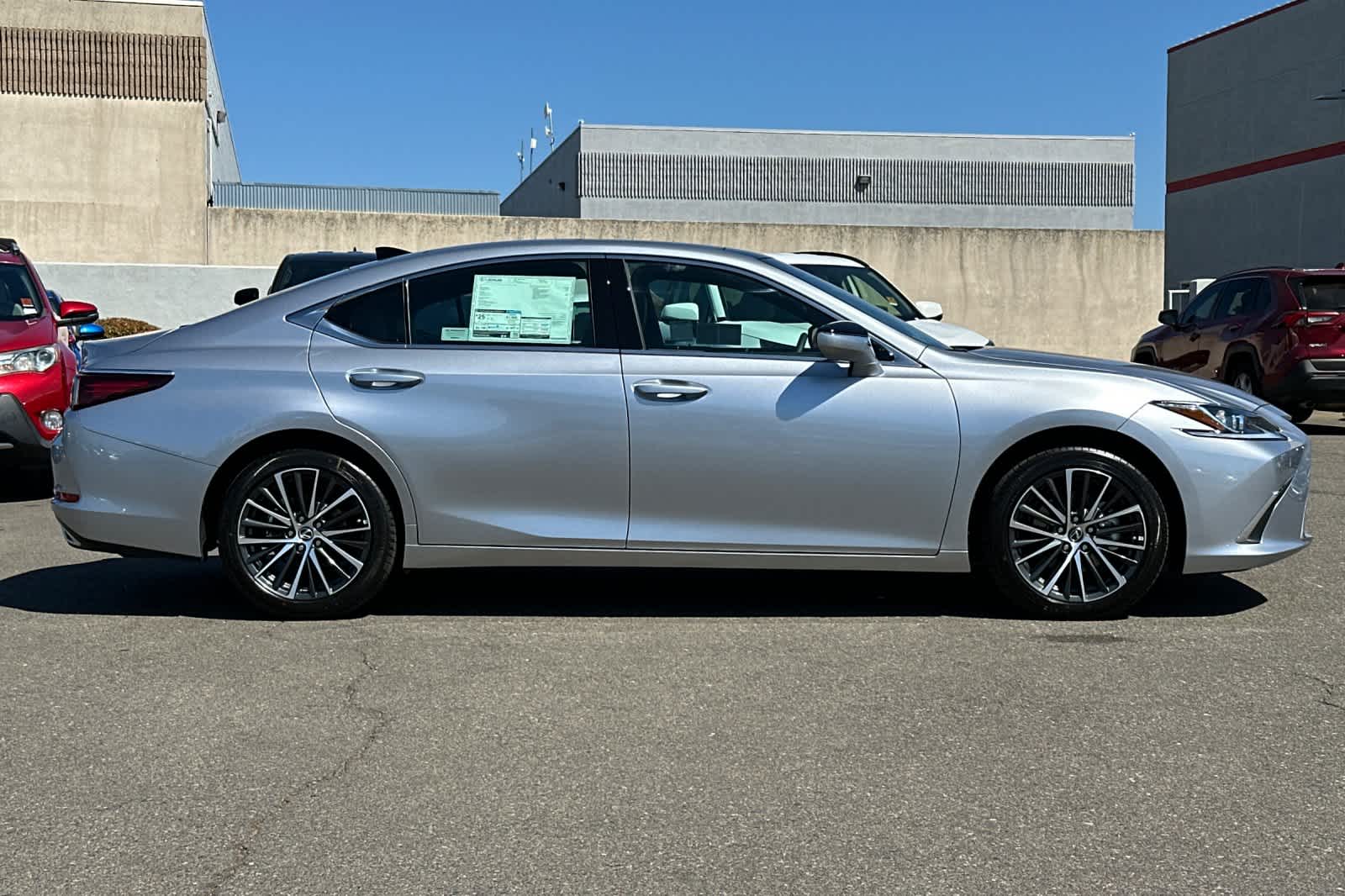 Thumbnail: 2025 Lexus ES - 6