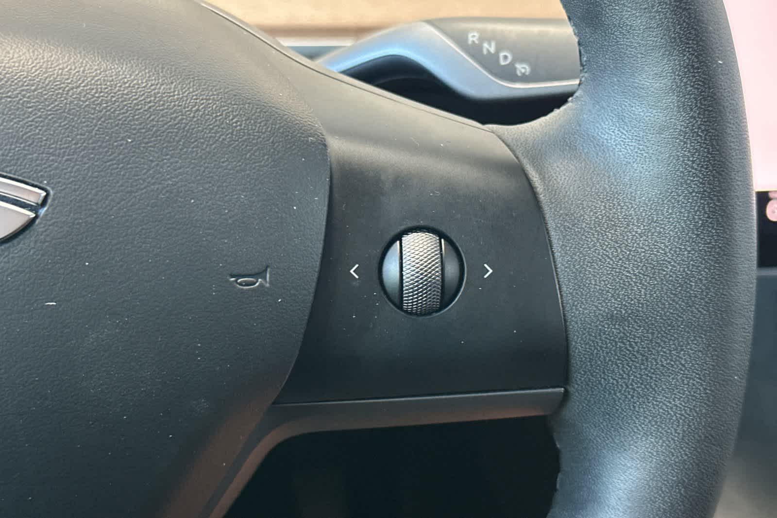 2023 Tesla Model Y  27