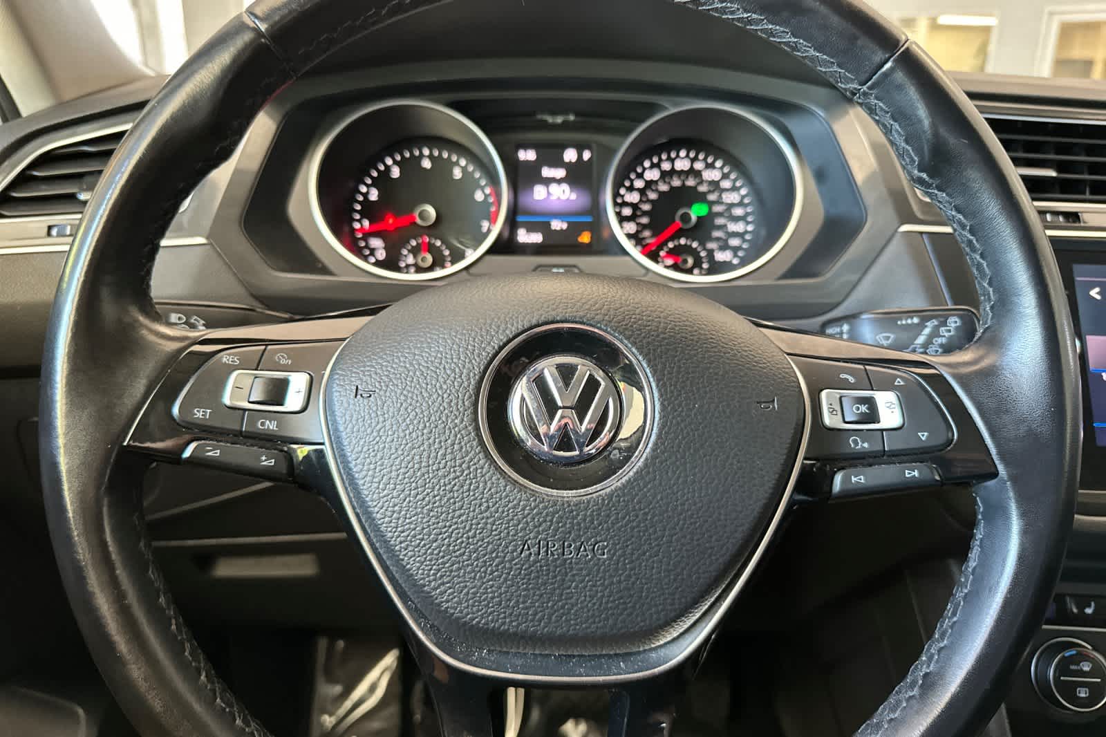 Thumbnail: 2018 Volkswagen Tiguan - 26